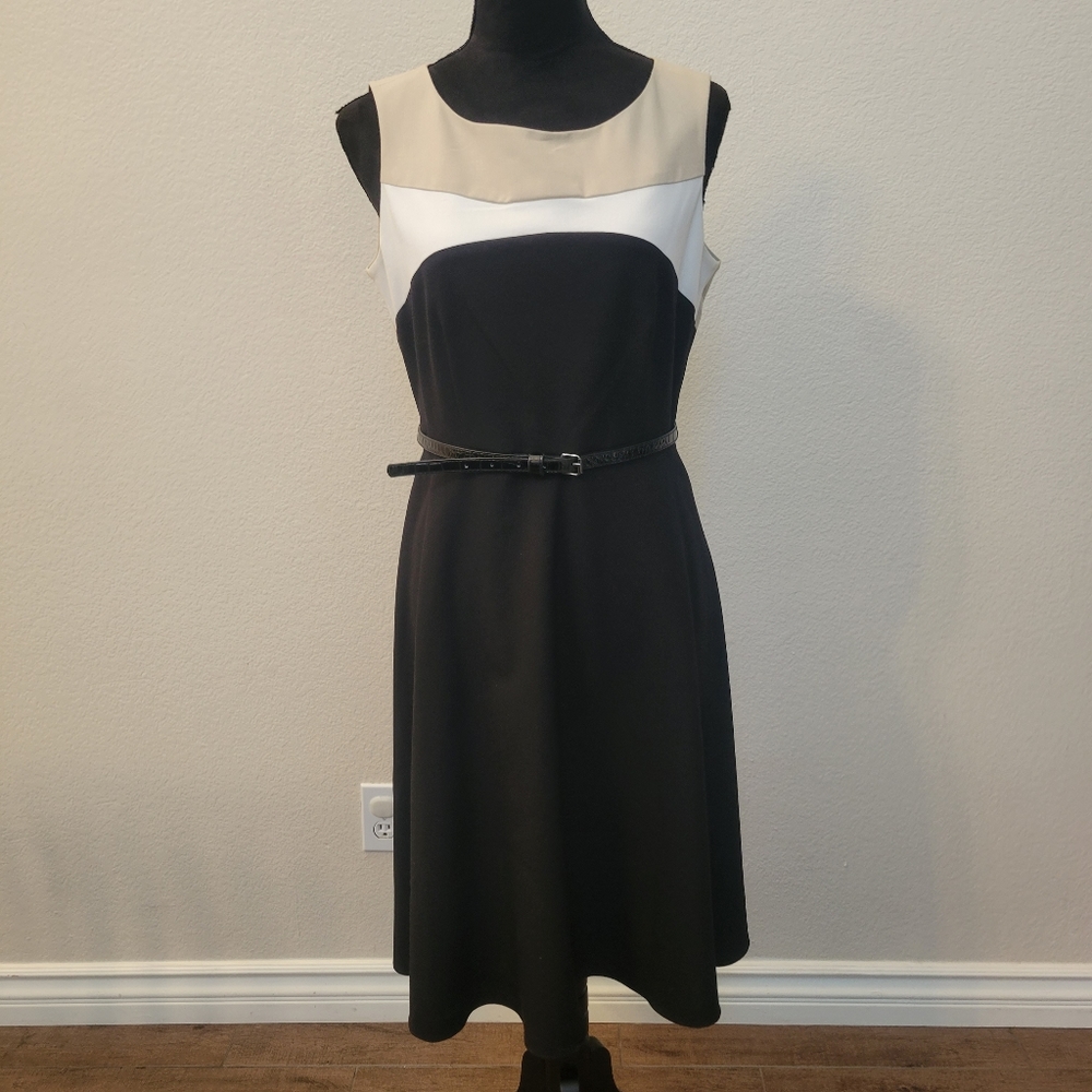 Calvin Klein black, white and cream fit flare sleeveless dress with belt…